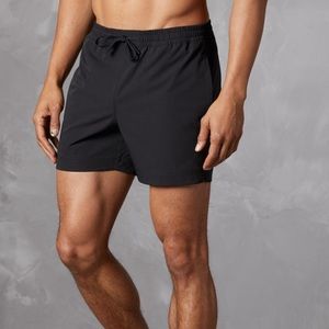 Cuts clothing mens black weekender crossover 5” shorts